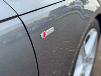 Audi A4 Avant 2.0 TDI ultra S line S Tronic Euro 6 (s/s) 5dr