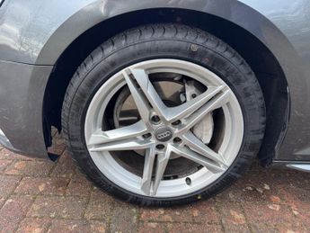 Audi A4 Avant 2.0 TDI ultra S line S Tronic Euro 6 (s/s) 5dr