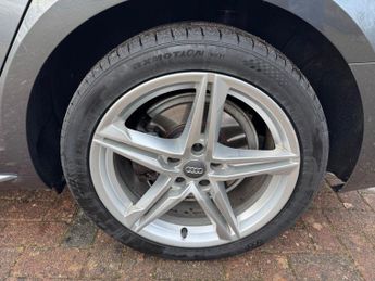 Audi A4 Avant 2.0 TDI ultra S line S Tronic Euro 6 (s/s) 5dr