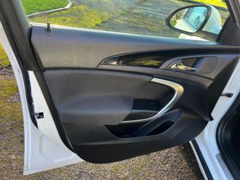 Vauxhall Insignia 2.0 CDTi SRi Nav Auto Euro 5 5dr