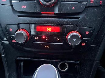 Vauxhall Insignia 2.0 CDTi SRi Nav Auto Euro 5 5dr