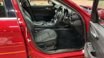 Alfa Romeo Giulia 2.0T Super Auto Euro 6 (s/s) 4dr