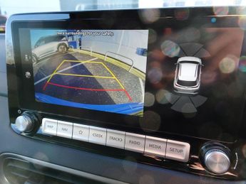 Hyundai KONA 64kWh Premium Auto 5dr (10.5kW Charger)