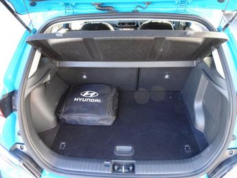 Hyundai KONA 64kWh Premium Auto 5dr (10.5kW Charger)