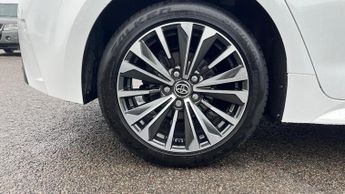 Toyota Corolla 1.8 VVT-h Design CVT Euro 6 (s/s) 5dr