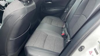 Toyota Corolla 1.8 VVT-h Design CVT Euro 6 (s/s) 5dr