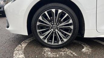 Toyota Corolla 1.8 VVT-h Design CVT Euro 6 (s/s) 5dr