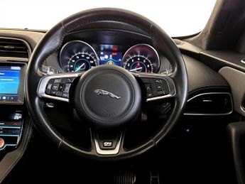 Jaguar F-PACE 2.0 P250i R-Sport SUV 5dr Petrol Auto AWD Euro 6 (s/s) (250 ps)