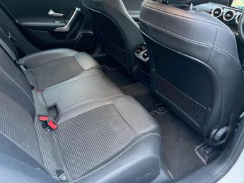 Mercedes-Benz A Class 1.5 A180d Sport (Executive) Hatchback 5dr Diesel 7G-DCT Euro 6 (