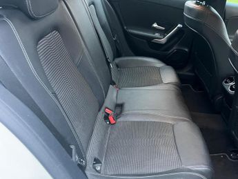 Mercedes-Benz A Class 1.5 A180d Sport (Executive) Hatchback 5dr Diesel 7G-DCT Euro 6 (