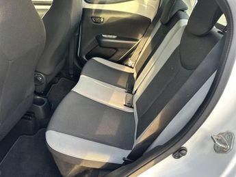 Toyota AYGO 1.0 VVT-i x-play x-shift Euro 6 5dr