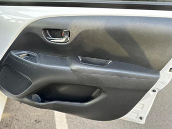 Toyota AYGO 1.0 VVT-i x-play x-shift Euro 6 5dr