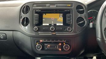 Volkswagen Tiguan 2.0 TSI R-Line SUV 5dr Petrol DSG 4WD Euro 5 (210 ps)