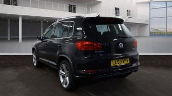 Volkswagen Tiguan 2.0 TSI R-Line SUV 5dr Petrol DSG 4WD Euro 5 (210 ps)