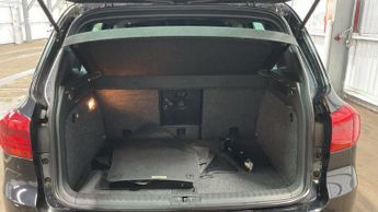 Volkswagen Tiguan 2.0 TSI R-Line SUV 5dr Petrol DSG 4WD Euro 5 (210 ps)