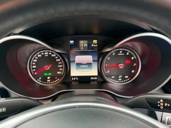 Mercedes-Benz C Class 2.0 C200 AMG Line (Premium) Saloon 4dr Petrol 7G-Tronic+ Euro 6 