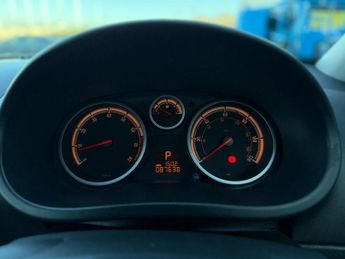 Vauxhall Corsa 1.4i 16v Club 5dr