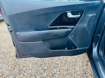 Kia Niro 1.6h GDi 3 DCT Euro 6 (s/s) 5dr ( 16in Alloy)