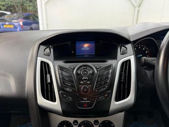 Ford Focus 1.0T EcoBoost Zetec Euro 5 (s/s) 5dr