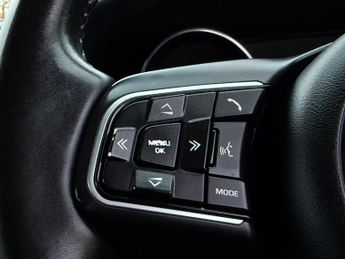 Jaguar XF 2.0d Portfolio Auto Euro 6 (s/s) 4dr