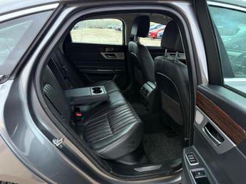Jaguar XF 2.0d Portfolio Auto Euro 6 (s/s) 4dr