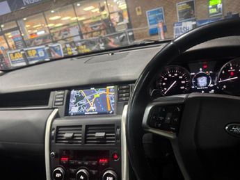 Land Rover Discovery Sport 2.0 TD4 HSE Black Auto 4WD Euro 6 (s/s) 5dr