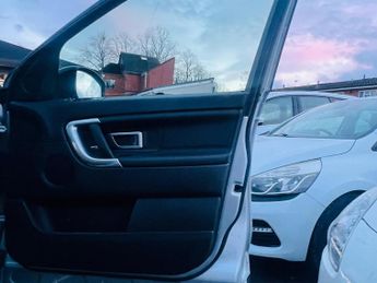 Land Rover Discovery Sport 2.0 TD4 HSE Black Auto 4WD Euro 6 (s/s) 5dr