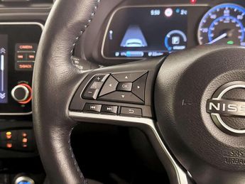 Nissan Leaf 39kWh Tekna Hatchback 5dr Electric Auto (150 ps)