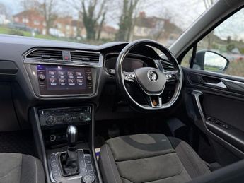 Volkswagen Tiguan 2.0 TDI SEL DSG 4Motion Euro 6 (s/s) 5dr