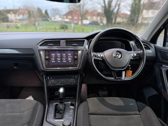 Volkswagen Tiguan 2.0 TDI SEL DSG 4Motion Euro 6 (s/s) 5dr