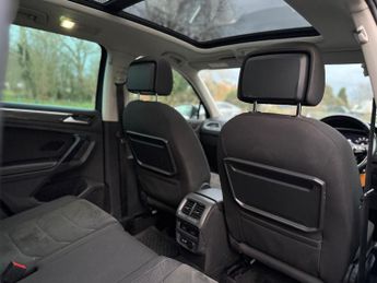Volkswagen Tiguan 2.0 TDI SEL DSG 4Motion Euro 6 (s/s) 5dr