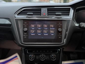 Volkswagen Tiguan 2.0 TDI SEL DSG 4Motion Euro 6 (s/s) 5dr