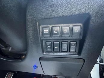 Nissan Elgrand 250 2.5 Autec Rider 7S Auto 5DR Premium