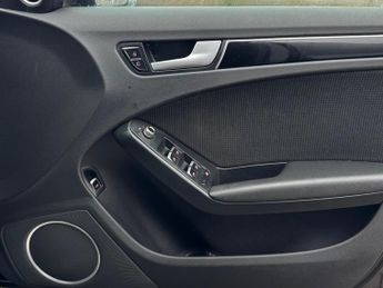 Audi A4 2.0 TDI Black Edition S Tronic quattro Euro 5 (s/s) 4dr