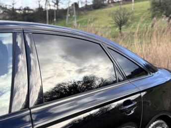 AUDI A6 SALOON 2.0 TDI ultra Black Edition