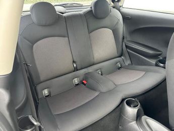 MINI Hatch 1.5 Cooper Auto Euro 6 (s/s) 3dr
