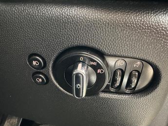 MINI Hatch 1.5 Cooper Auto Euro 6 (s/s) 3dr