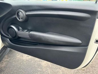 MINI Hatch 1.5 Cooper Auto Euro 6 (s/s) 3dr