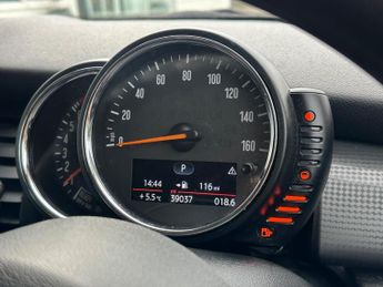 MINI Hatch 1.5 Cooper Auto Euro 6 (s/s) 3dr