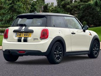 MINI Hatch 1.5 Cooper Auto Euro 6 (s/s) 3dr