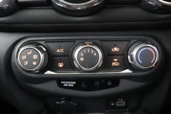 Nissan Juke 1.0 DIG-T Acenta DCT Auto Euro 6 (s/s) 5dr