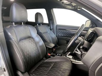 Mitsubishi Outlander 2.4h TwinMotor 13.8kWh Exceed Safety SUV 5dr Petrol Plug-in Hybr