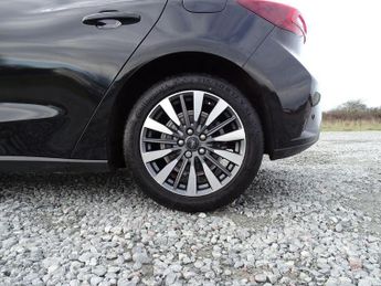 Ford Focus 1.0T EcoBoost MHEV Titanium Vignale DCT Euro 6 (s/s) 5dr