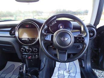 MINI Hatch 1.5 Cooper Classic Steptronic Euro 6 (s/s) 3dr