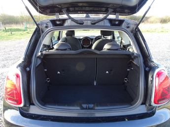 MINI Hatch 1.5 Cooper Classic Steptronic Euro 6 (s/s) 3dr