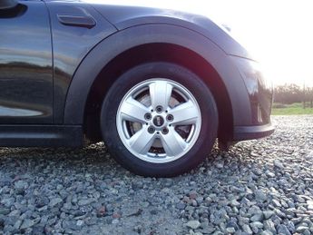 MINI Hatch 1.5 Cooper Classic Steptronic Euro 6 (s/s) 3dr