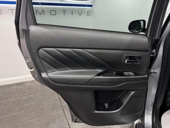 Mitsubishi Outlander 2.4h TwinMotor 13.8kWh 4hs CVT 4WD Euro 6 (s/s) 5dr