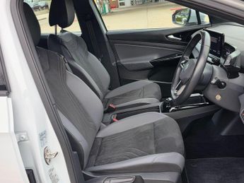 Volkswagen ID.4 Pure 52kWh Life Auto 5dr