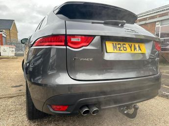 Jaguar F-PACE 2.0 D180 Portfolio Auto AWD Euro 6 (s/s) 5dr