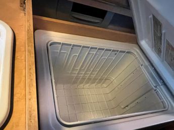 Nissan Elgrand E51 2.5 4WD Dream star pop up camper aut
